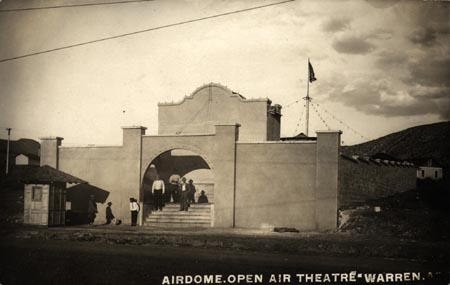 Outdoor theater, Warren1